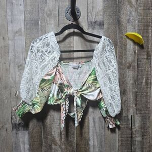 5/$25 Chicway Floral Lace Daisy Duke Crop Top